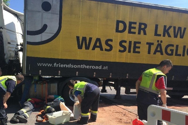 Dieselaustritt LKW (Bild 4)
